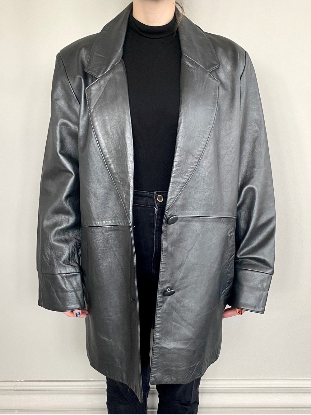 Vintage Y2K Tiboa100% genuine leather silver metallic jacket. 🩶